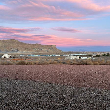 Page Arizona Border Town- Crimson Suite, Desert Canyon Getaway With Views Биг Уотър Екстериор снимка