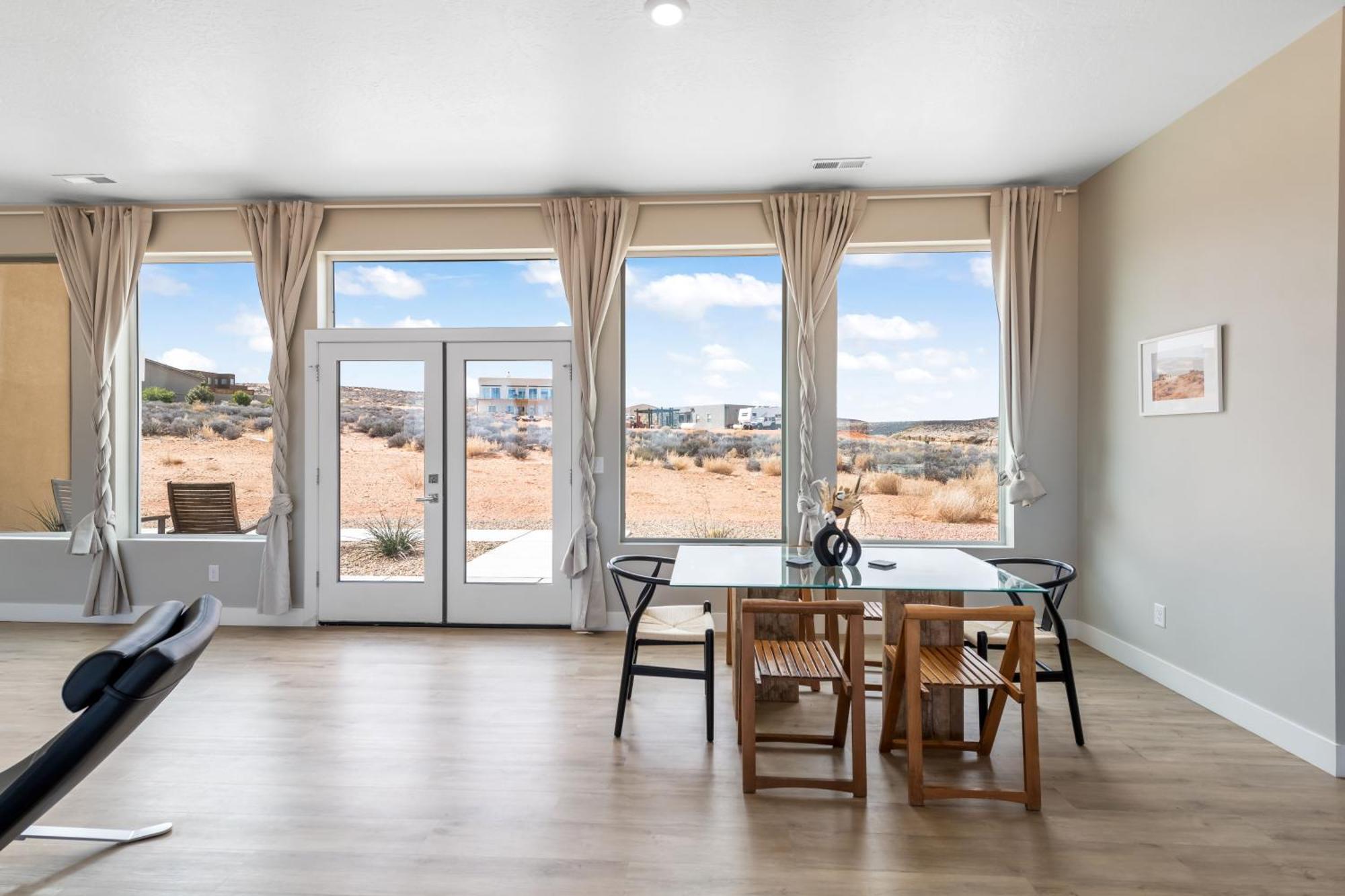 Page Arizona Border Town- Crimson Suite, Desert Canyon Getaway With Views Биг Уотър Екстериор снимка