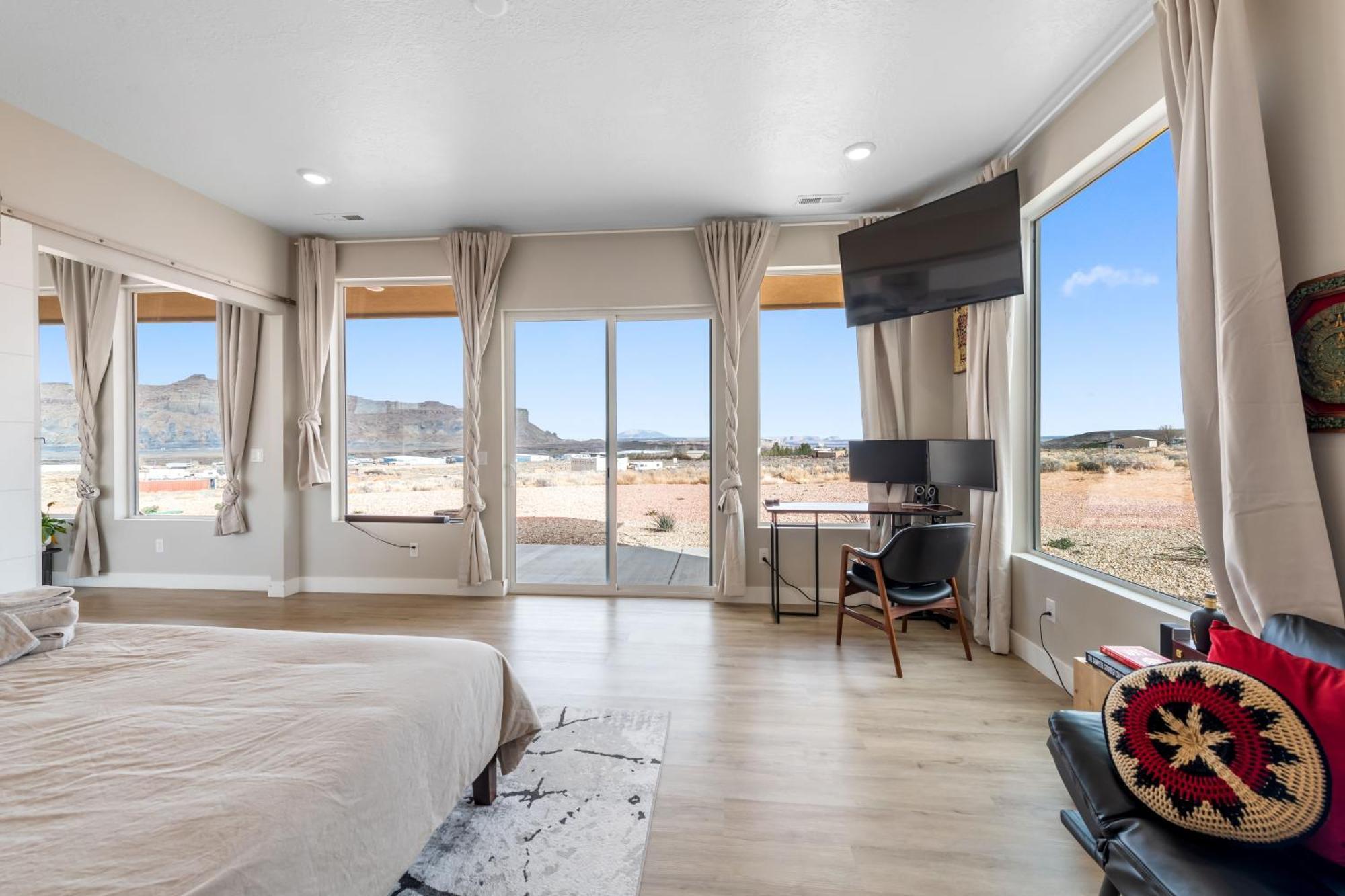 Page Arizona Border Town- Crimson Suite, Desert Canyon Getaway With Views Биг Уотър Екстериор снимка